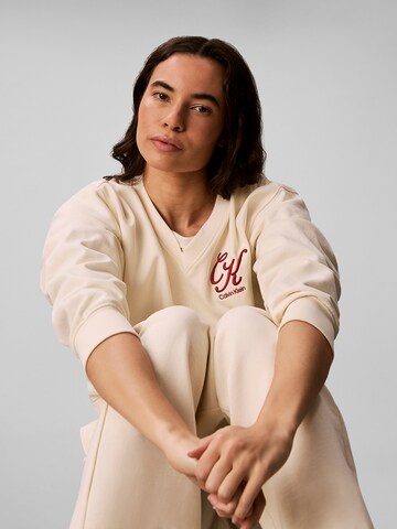 Sweat-shirt Calvin Klein Jeans en beige