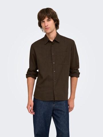 Coupe regular Chemise 'ONSMars' Only & Sons en marron : devant