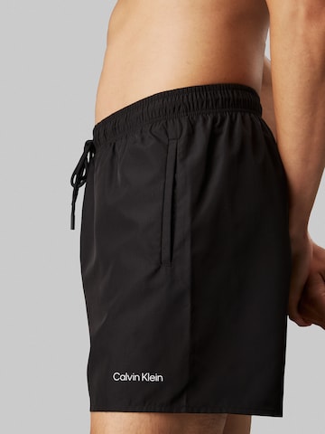 Shorts de bain Calvin Klein Swimwear en noir