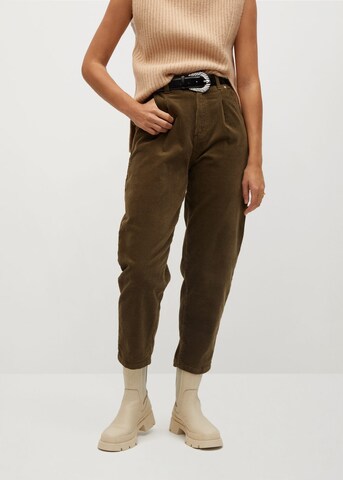 Regular Pantalon à pince MANGO en vert : devant