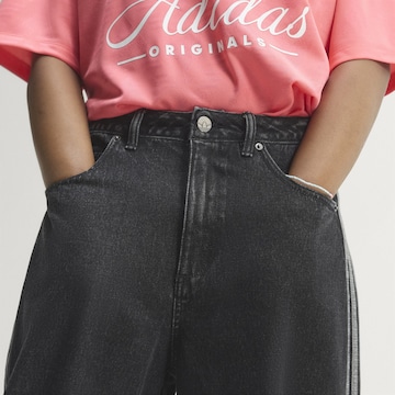 ADIDAS ORIGINALS Barrel Jeans in Schwarz
