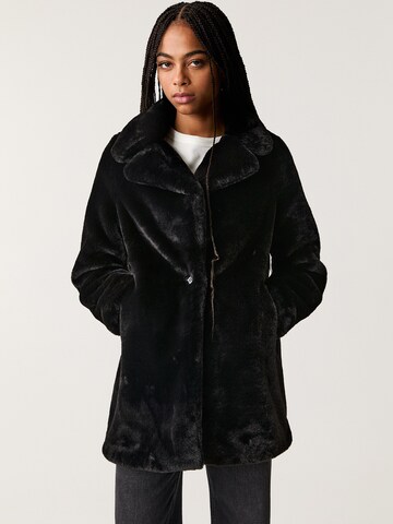 Pull&Bear Between-seasons coat in Black: front