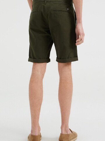 WE Fashion Slimfit Shorts in Grün