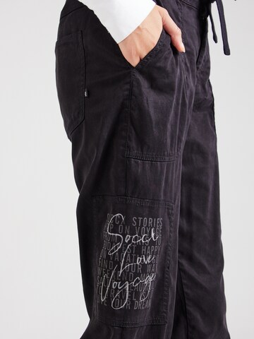 Soccx Tapered Hose in Schwarz