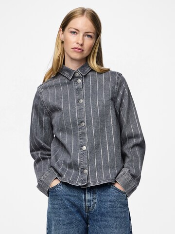 Camicia da donna 'Siffi' di PIECES in grigio: frontale