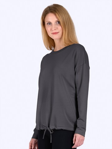 Magadi Athletic Sweater 'Gigi' in Grey