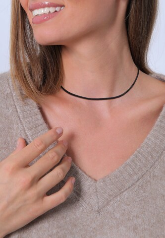ELLI Necklace in Black: front
