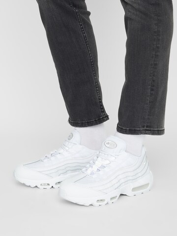 Baskets basses 'AIR MAX 95 ESSENTIAL' Nike Sportswear en blanc : devant