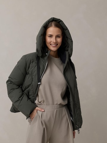 MANISA Between-season jacket in Green