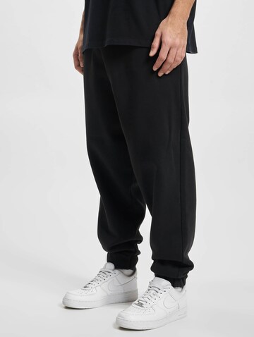 Effilé Pantalon DEF en noir : devant