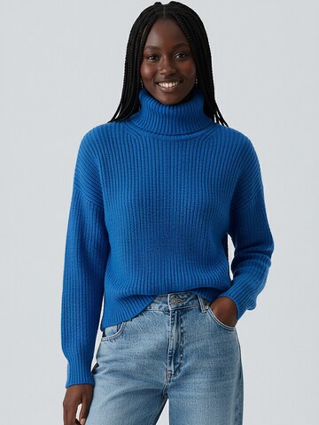 OUI Sweater in Blue: front