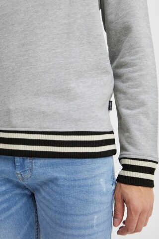 11 Project - Sweatshirt em cinzento