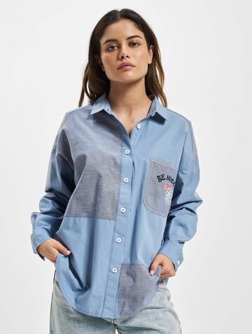 CONVERSE Blouse in Blauw: voorkant