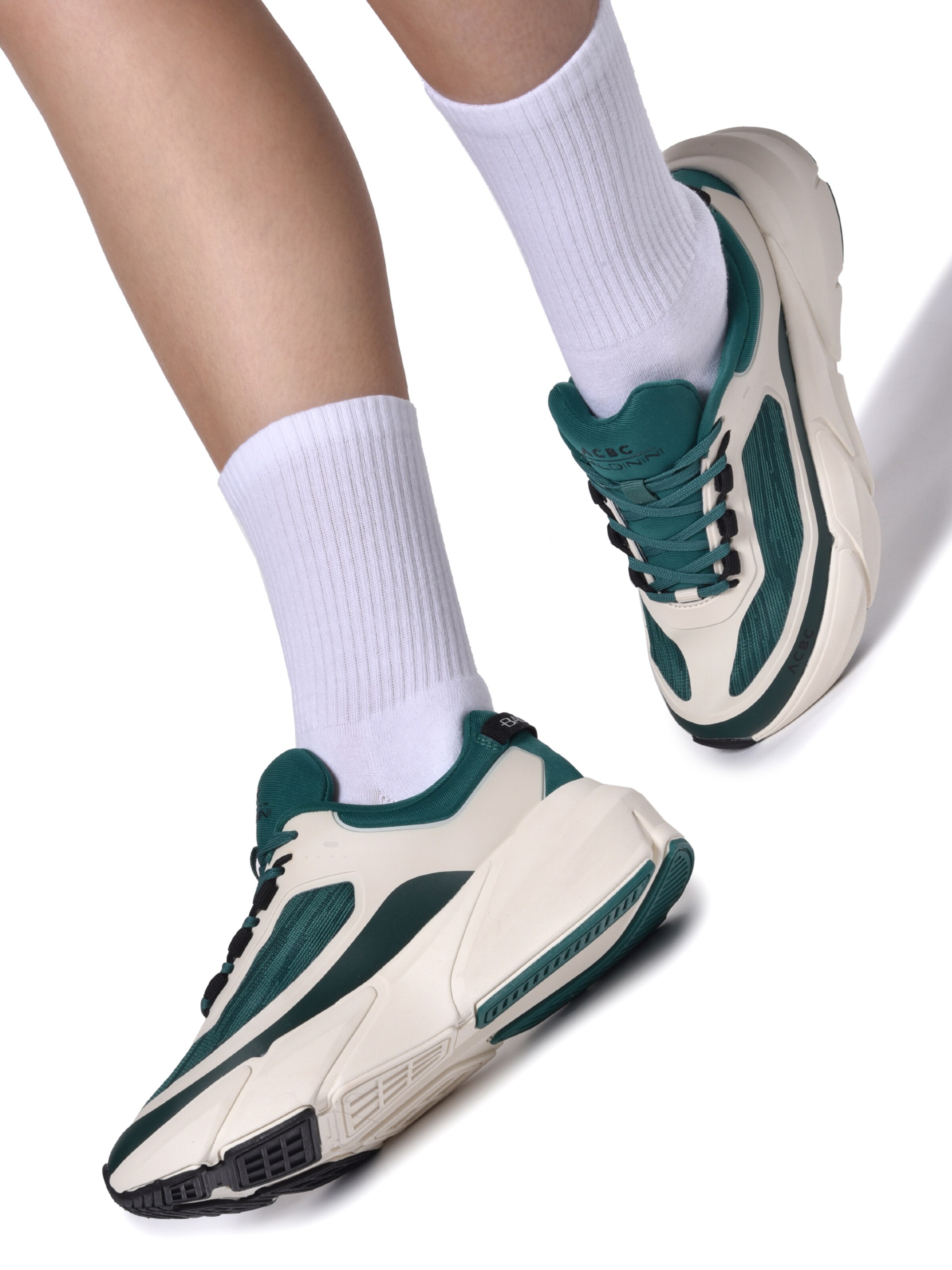 BALDININI Sneaker low in Grün: Vorderseite