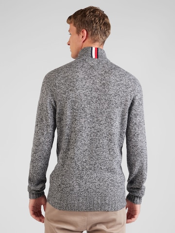 TOMMY HILFIGER Sweater in Grey