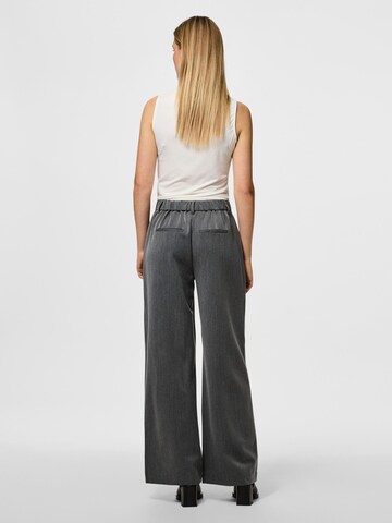 Wide leg Pantaloni 'PCKamil' di PIECES in grigio