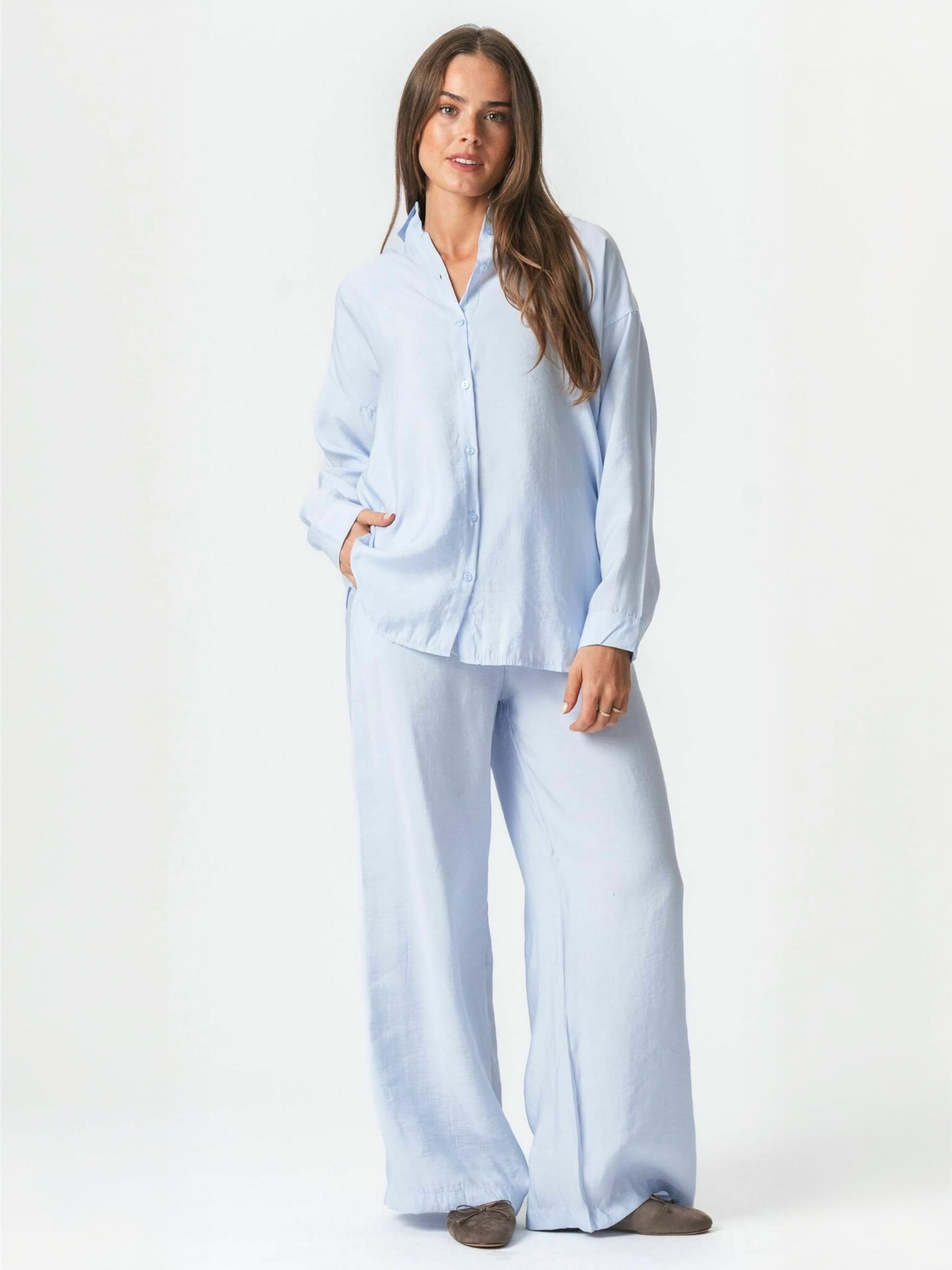 TEESHOPPEN - Camisa ' Mia ' em azul: frente