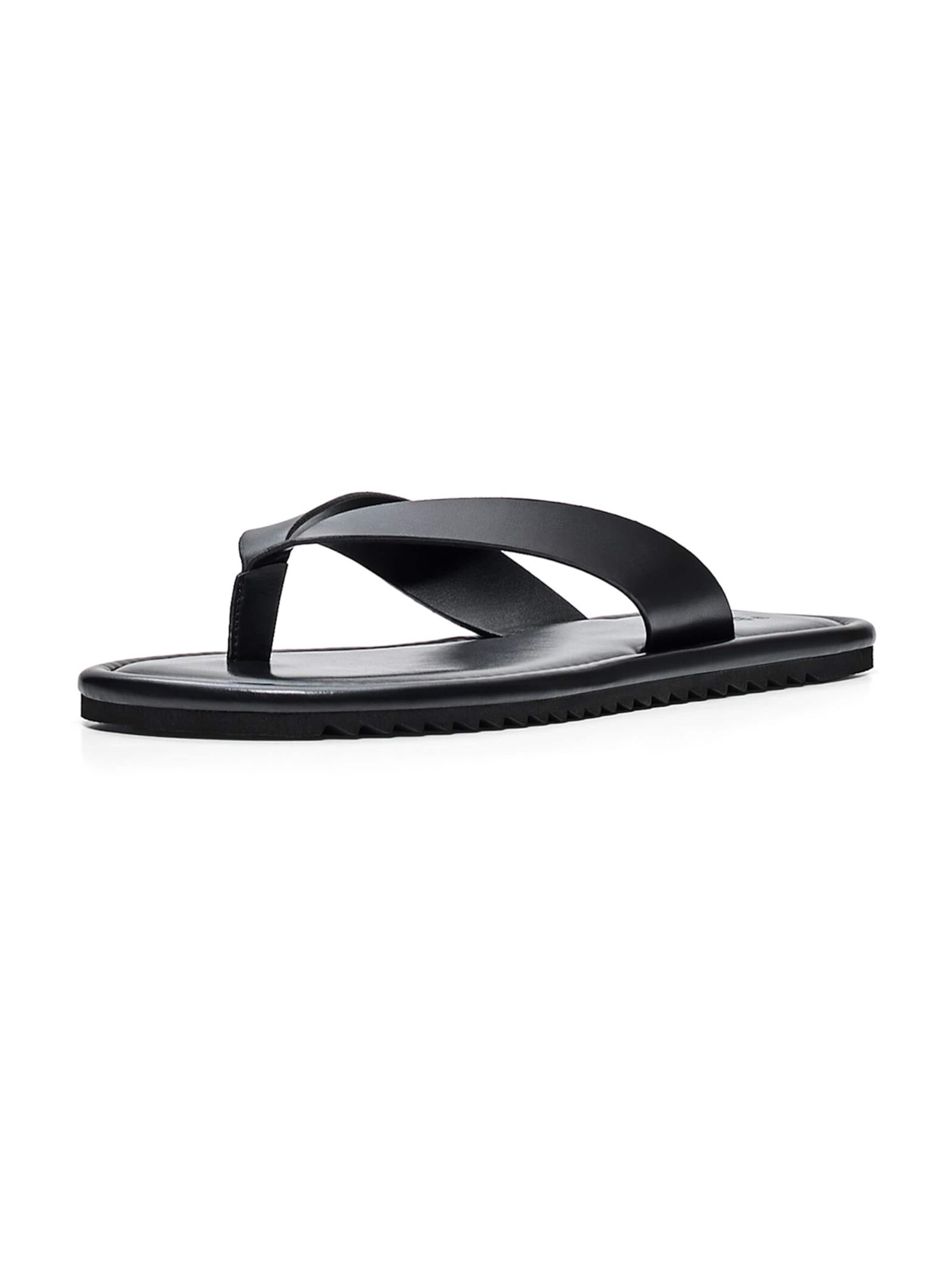 Bershka Teenslippers in 40 in de kleur Zwart, Productweergave
