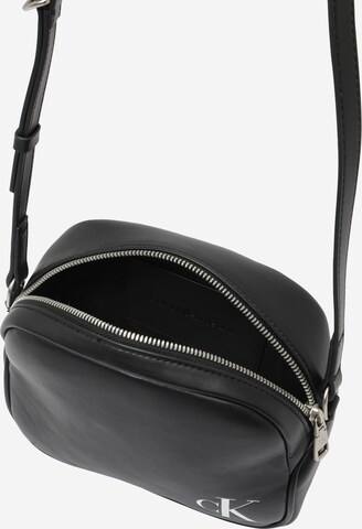 Sac à bandoulière Calvin Klein Jeans en noir