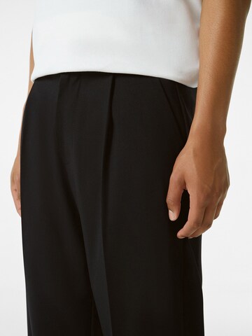 Bershka Loose fit Pleat-Front Pants in Black