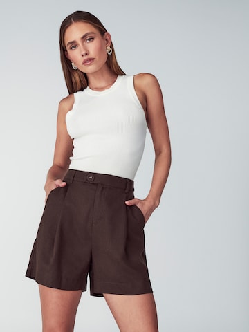 Willa Regular Pleat-front trousers 'Rise' in Brown