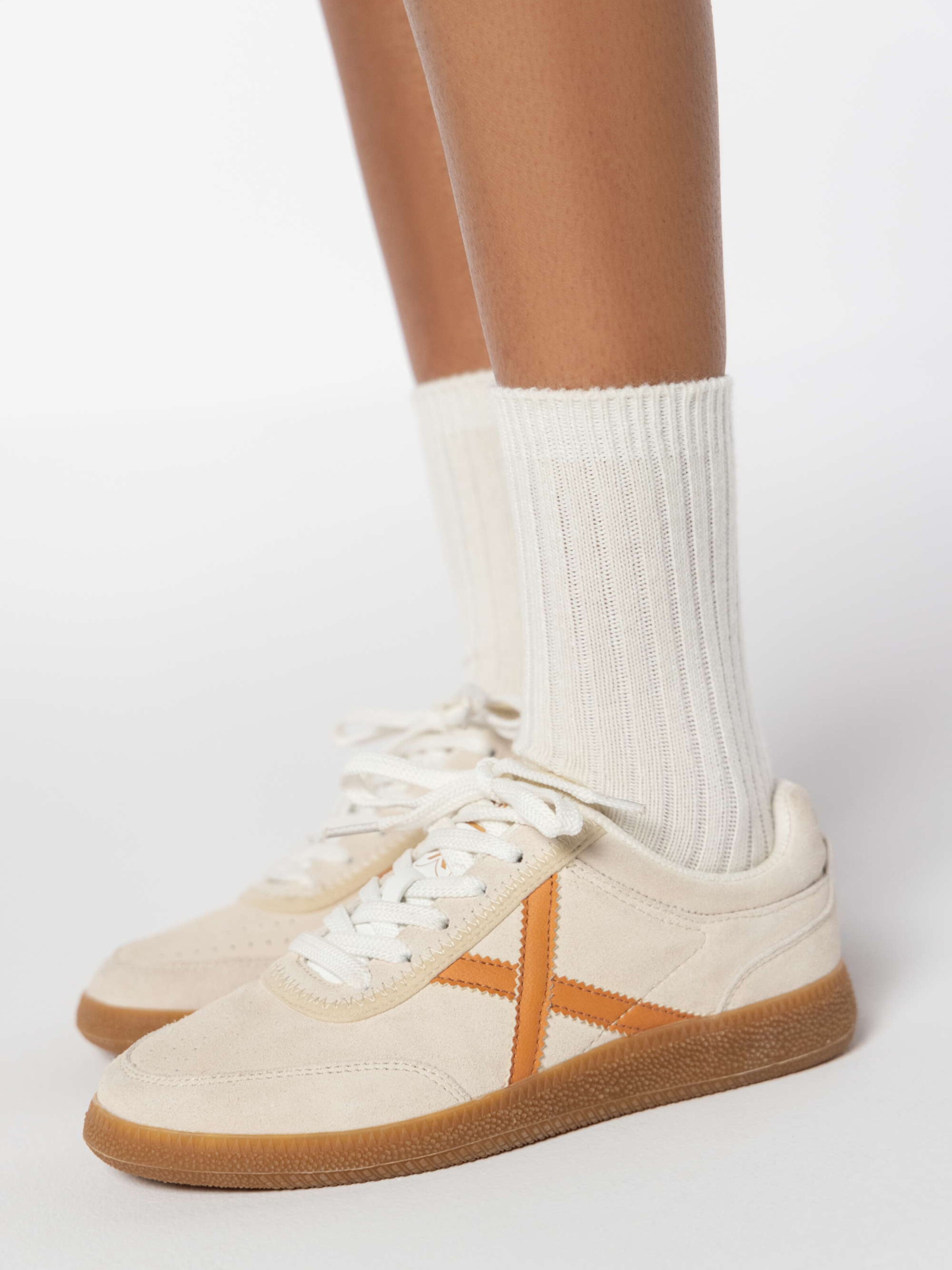 Sneaker bassa 'RUMBA' di MUNICH in bianco