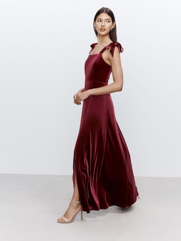 Rochie de seară de la Next pe roșu