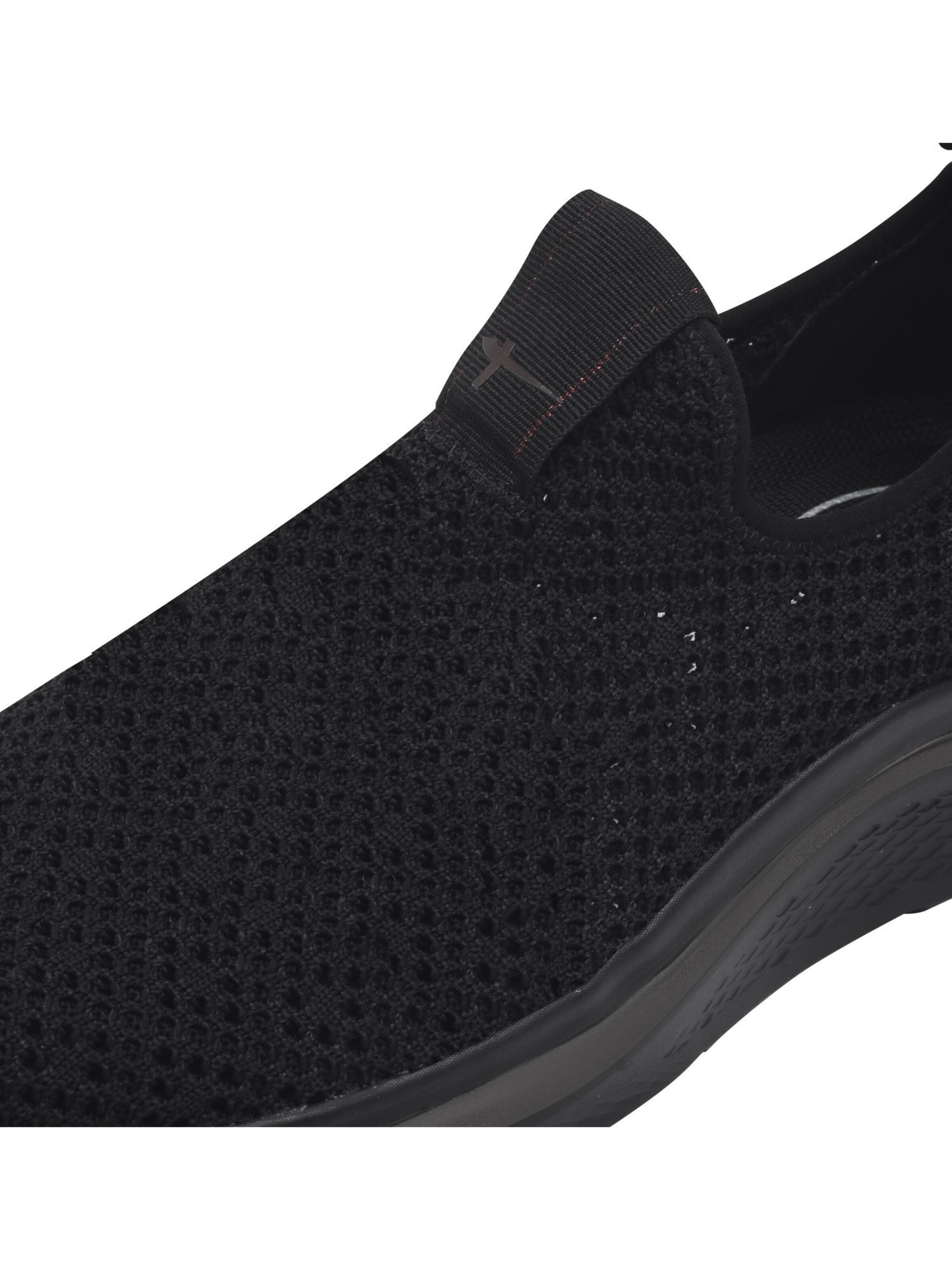 Baskets basses Tamaris en noir