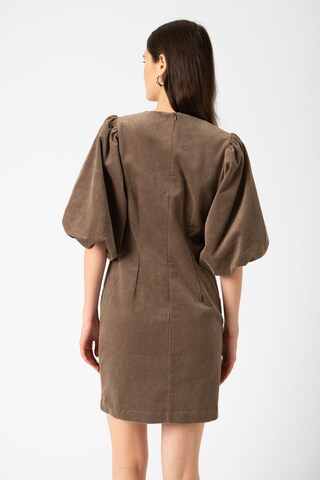 SOAKED IN LUXURY Dress 'SLHelle Dolore' in Brown