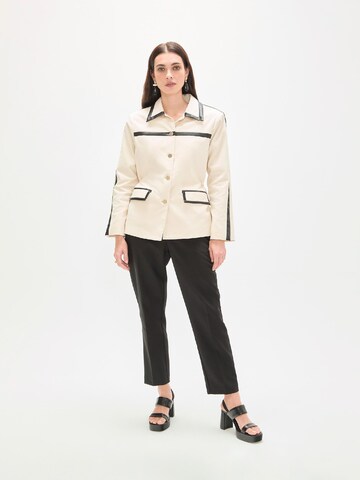 Blazer Lola Casademunt en beige