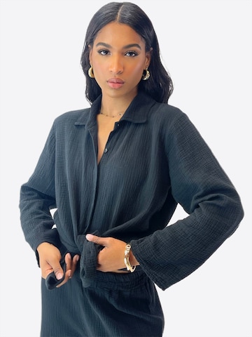 Elara Hausanzug in Schwarz