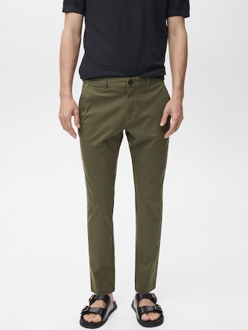 MANGO MAN Regular Chino in Groen: voorkant