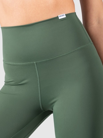 Skinny Pantalon de sport 'Caprice' Smilodox en vert