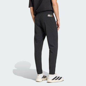 Slimfit Pantaloni sportivi 'Jamaika x Bob Marley Tiro Travel' di ADIDAS PERFORMANCE in nero