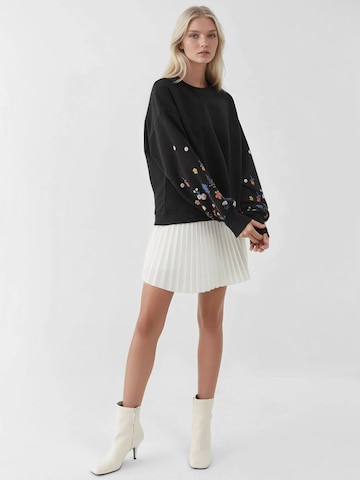 Hiccup Sweatshirt in Black