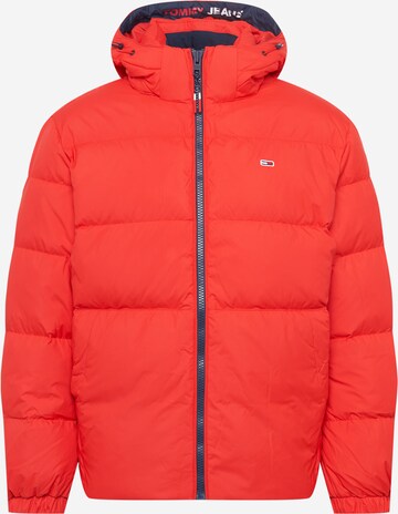 Tommy Jeans Winter Jacket in Red: front