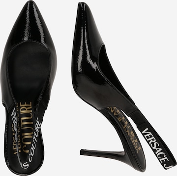 Versace Jeans Couture - Sapatos abertos atrás 'SCARLETT' em preto