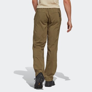 Coupe slim Pantalon outdoor ADIDAS TERREX en vert