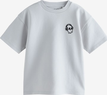 Next T-Shirt in Grau: Vorderseite