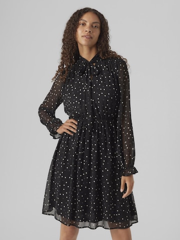 Robe-chemise 'VIGGA' VERO MODA en noir : devant