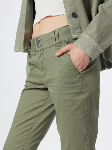 QS Slimfit Chino hlače | zelena barva