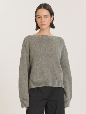 EDITED Pullover 'Damara' in Grau: Vorderseite