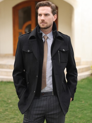 Youthup Wintermantel in Schwarz: Vorderseite