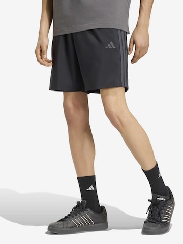 Largi Pantaloni sport 'Essentials Chelsea Lite' de la ADIDAS SPORTSWEAR pe negru: față