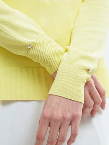 Influencer Sweter w kolorze żółty