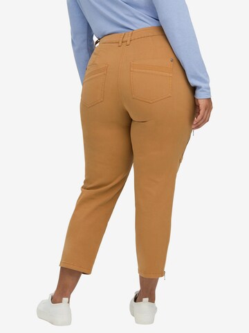 SHEEGO Slimfit Hose in Braun