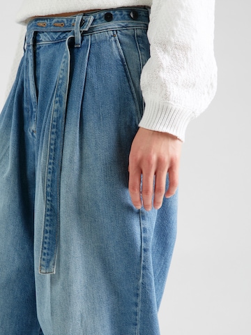 GANT Loose fit Pleated Jeans in Blue