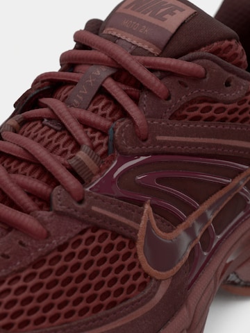 sarkans Nike Sportswear Zemie brīvā laika apavi 'AIR MAX MOTO 2K'