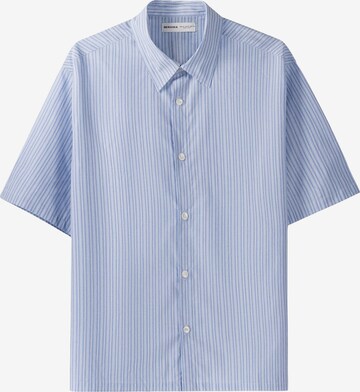 Bershka Comfort Fit Skjorta i blå: framsida