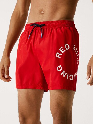 Red Bull Racing x Pepe Jeans Badeshorts in Rot